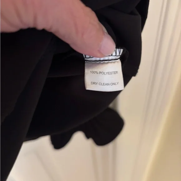 La roque Black V-Neck Long Sleeve Blouse size L - Picture 3 of 4